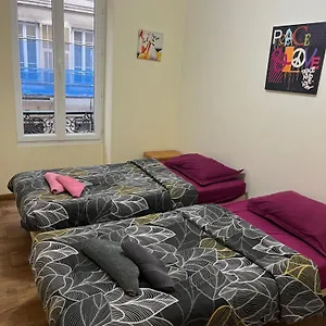 Lyonnais Hostal